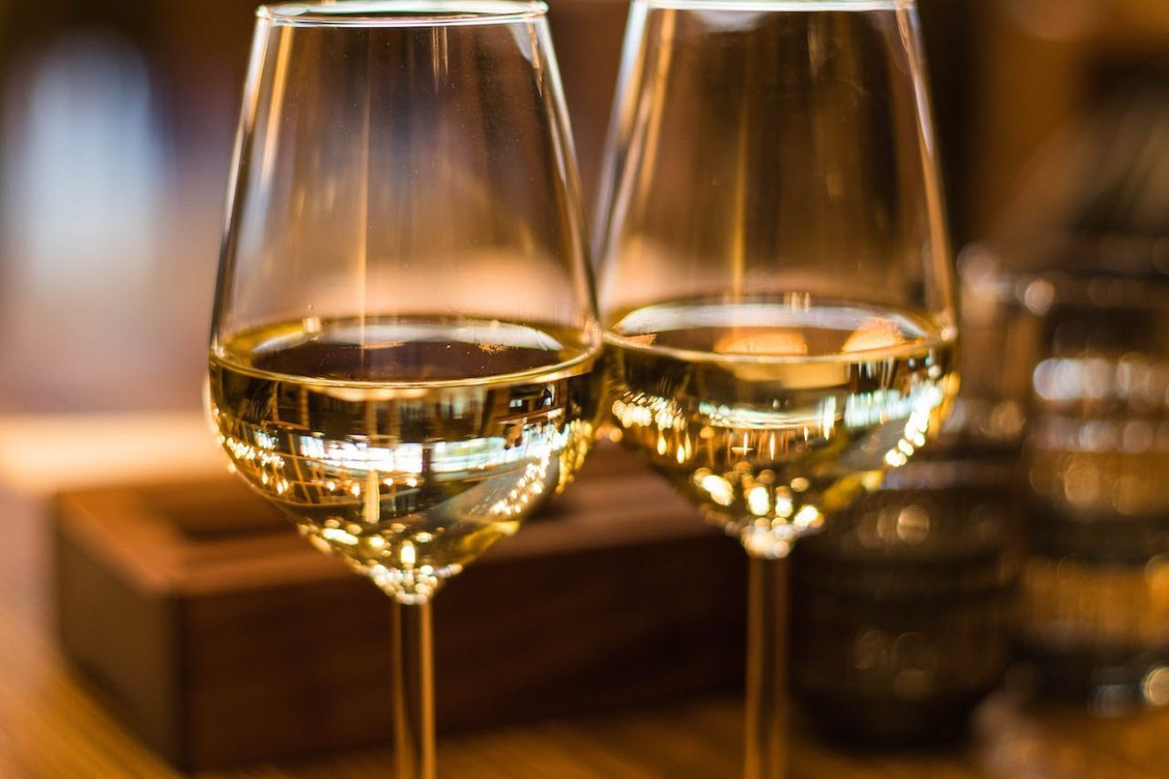 Hoe lang witte wijn bewaren na openen?