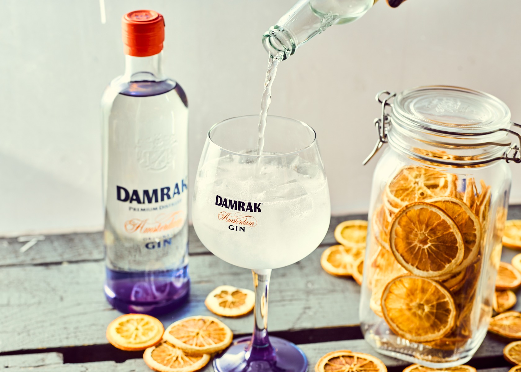 damrak amsterdam gin